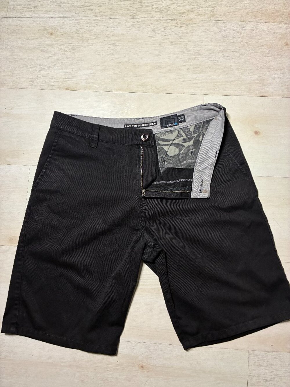 Rip Curl Constant Walkshorts Black Men's Size 33 Chino Flat Front Skater Surf